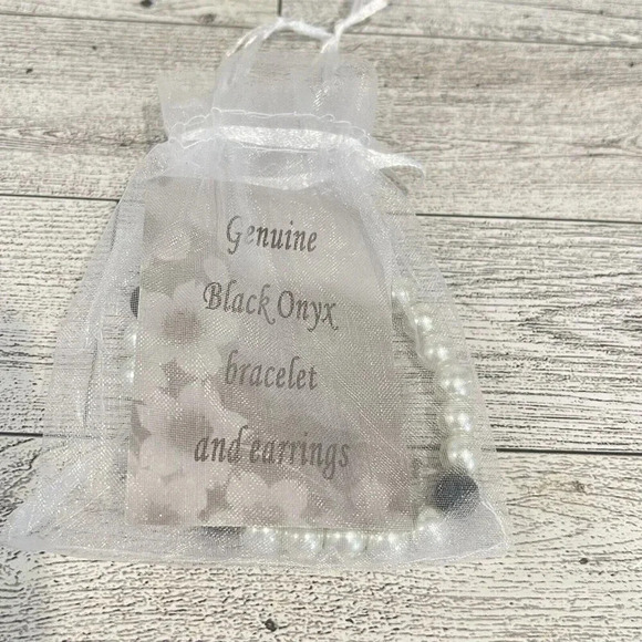 New Genuine Black Onyx/Pearls Stretch Bracelet And Earrings Set - Picture 2 of 5